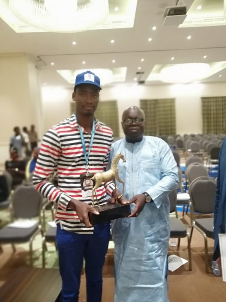 FESTCOUM : ABDOU GNINGUE GRAND PRIX DU MEILLEUR COURT METRAGE INTERNATIONAL