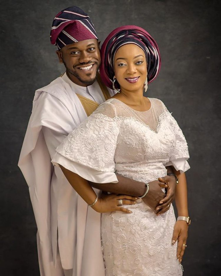 Deyemi Okanlawon raconte de doux souvenirs à leur 7e anniversaire de mariage