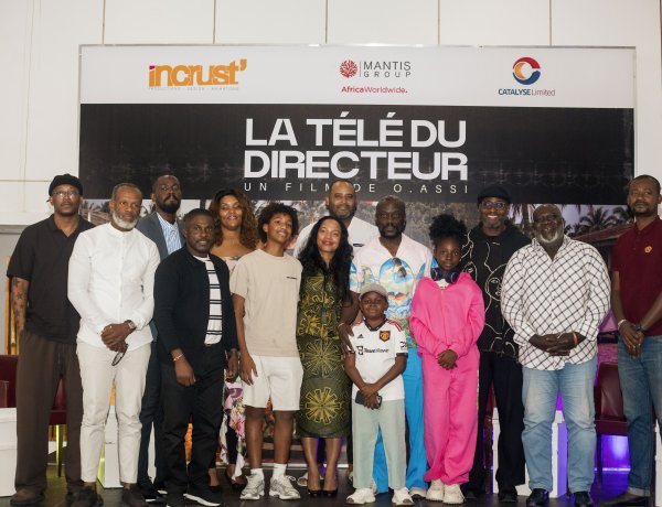 « La Télé du Directeur » : O. Assi célèbre la mémoire ivoirienne à travers l’école et les valeurs d’une époque